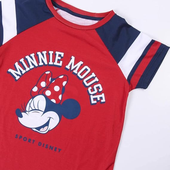 Completo estivo originale con licenza ufficiale Disney, impreziosito dalla simpatica grafica di Minnie Mouse in stile sportivo. Ideale per le piccole fan del personaggio. 6